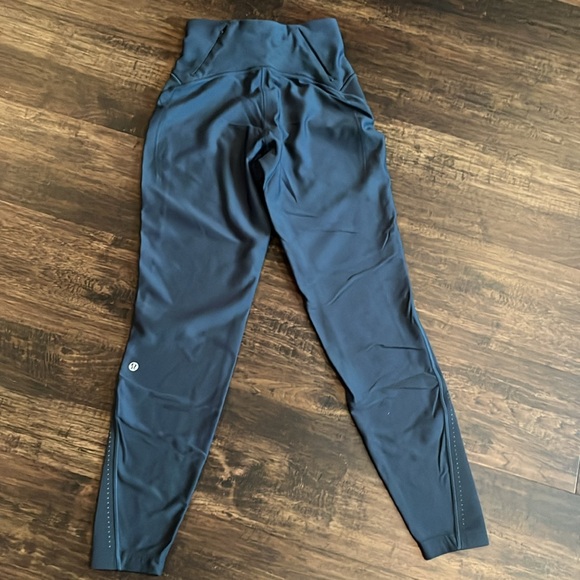 Lululemon size 2 thermal leggings with two back zipper pockets! - Picture 2 of 13